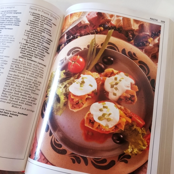 🌿Vtg American collectors edition cookbook🌿 - Picture 5 of 8